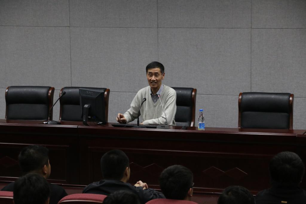 苏州大学钱培德教授应邀同我院新生漫谈成功之道